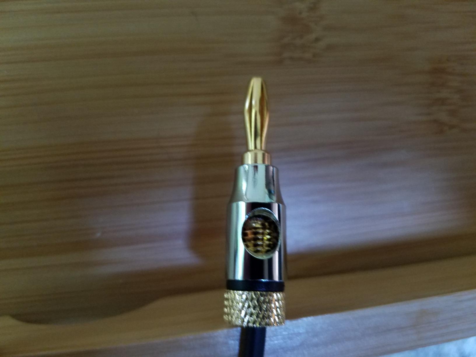 Amazon Basics Banana Plug 16AWG Speaker Cable Wire, CL2 Rated for In-Wall Use, Gold-Plated Banana-Tip Plugs (4mm), Oxygen-Free Copper, 6 Foot, Black customer photo 1