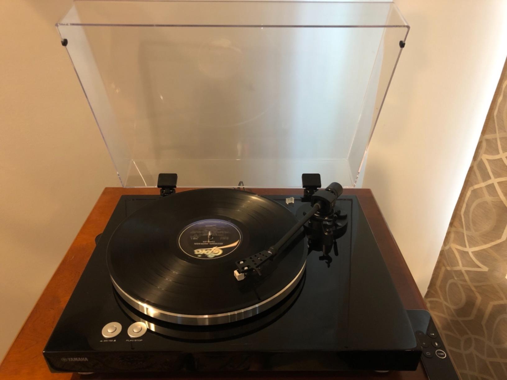 YAMAHA TT-S303 Hi-Fi Vinyl Belt Drive Turntable - Piano Black customer photo 1