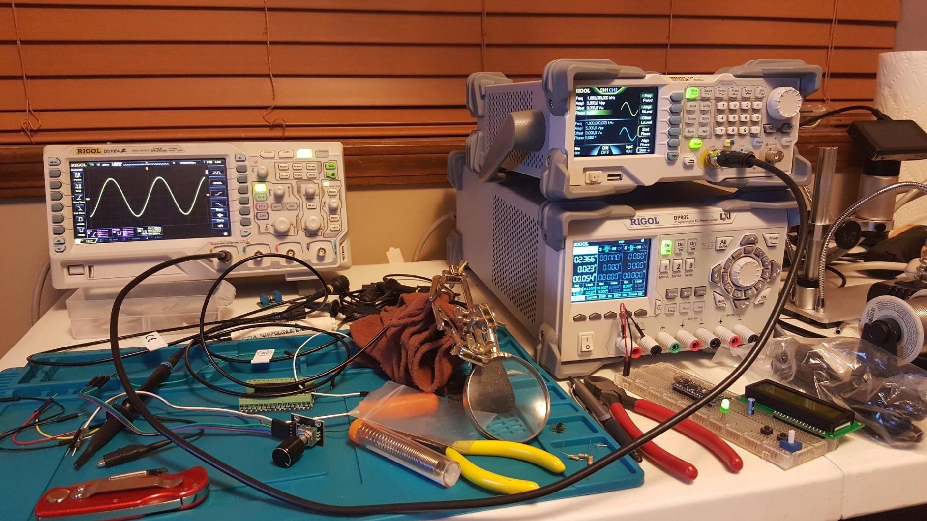 Rigol DG1022Z 25 MHz Arbitrary Function Generator with Second Channel customer photo 1