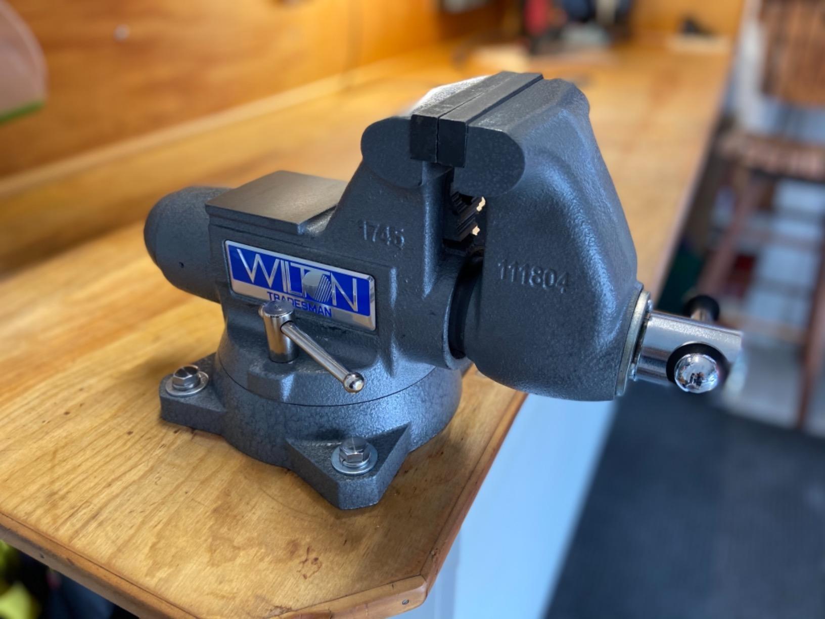 Wilton Tradesman Bench Vise, 6-1/2