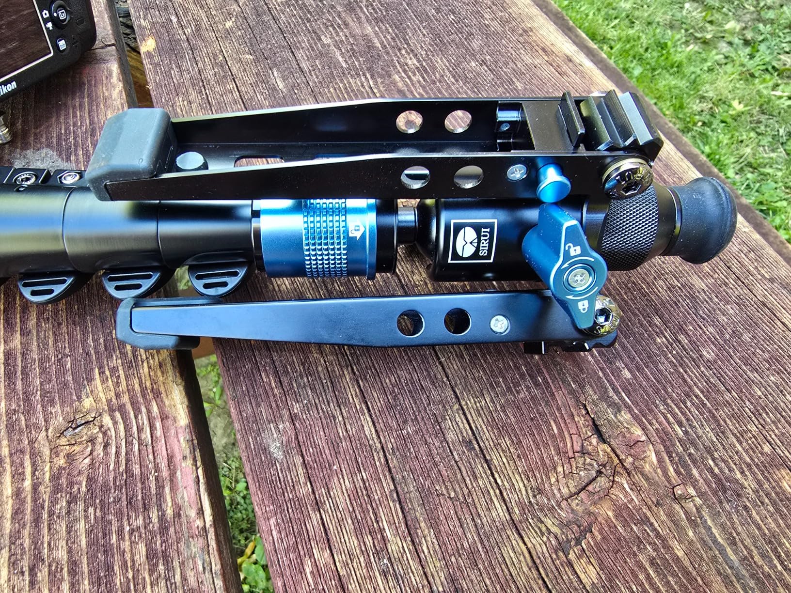 Sirui P-325FL Carbon Fiber Monopod with Feet, 67