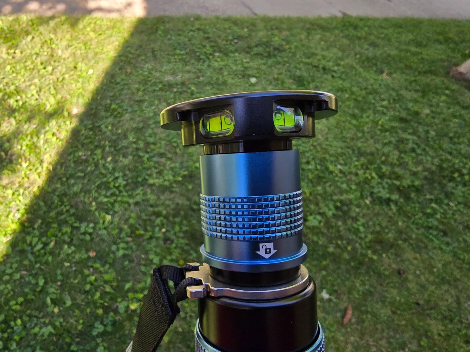 Sirui P-325FL Carbon Fiber Monopod with Feet, 67