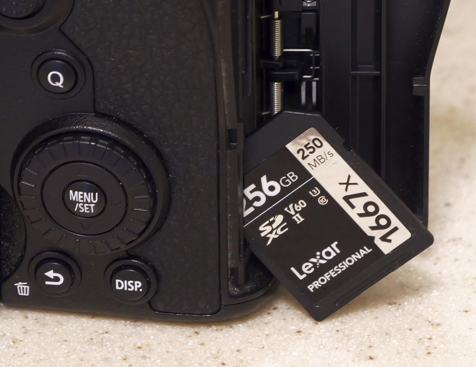 Lexar 256GB Professional 1667x SD Card, UHS-II, C10, U3, V60, Full HD, 4K, Up To 250MB/s Read SDXC Memory Card, for Professional Photographer, Videographer, Enthusiast (LSD256CBNA1667) customer photo 2