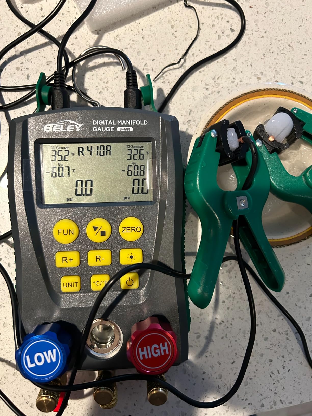 Digital Manifold HVAC Gauge Set 93 Refrigerants Dual Pressure &Temp Test | 2-Way Valve with Temperature Clips and Hoses Vacuum AC Gauges for R1234YF R134A R404A R410A R32 R744（CO₂） customer photo 1