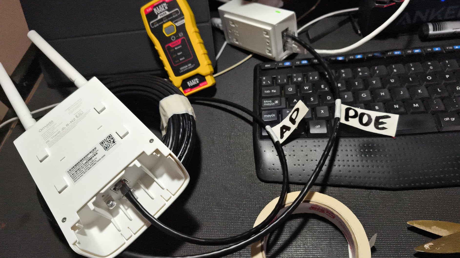 Klein Tools VDV526-100 Network LAN Cable Tester, VDV Tester, LAN Explorer with Remote customer photo 1