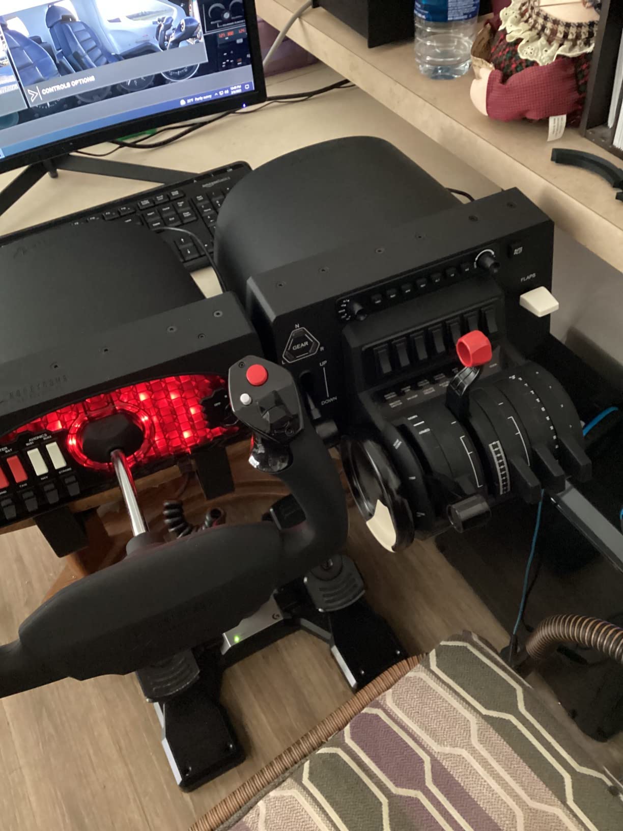 Honeycomb Bravo Throttle Quadrant - Flight Simulator Controls w/Autopilot, Annunciator Panel, Gear, Flaps, Trim Wheel - All-in-One Cockpit System w/Configurable Throttle Setup customer photo 2