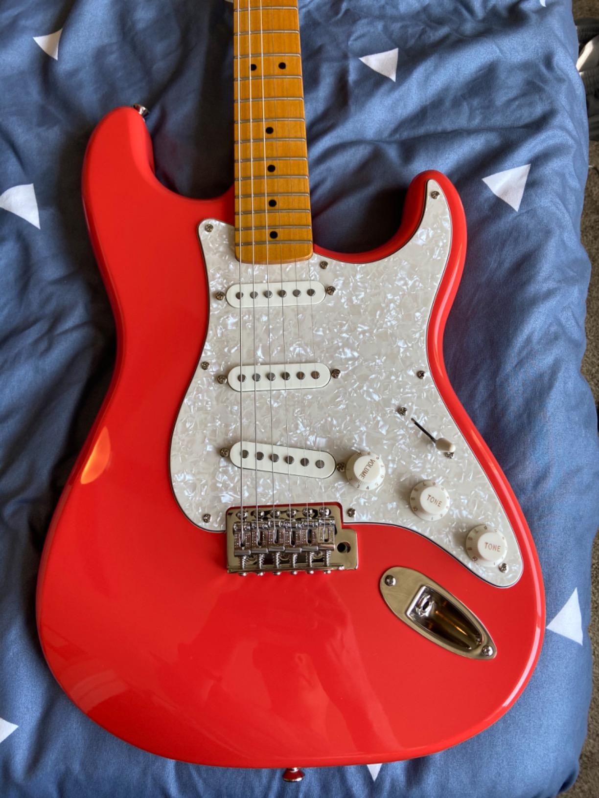 Squier Classic Vibe 60s Stratocaster Electric Guitar, with 2-Year Warranty, Candy Apple Red, Laurel Fingerboard customer photo 2