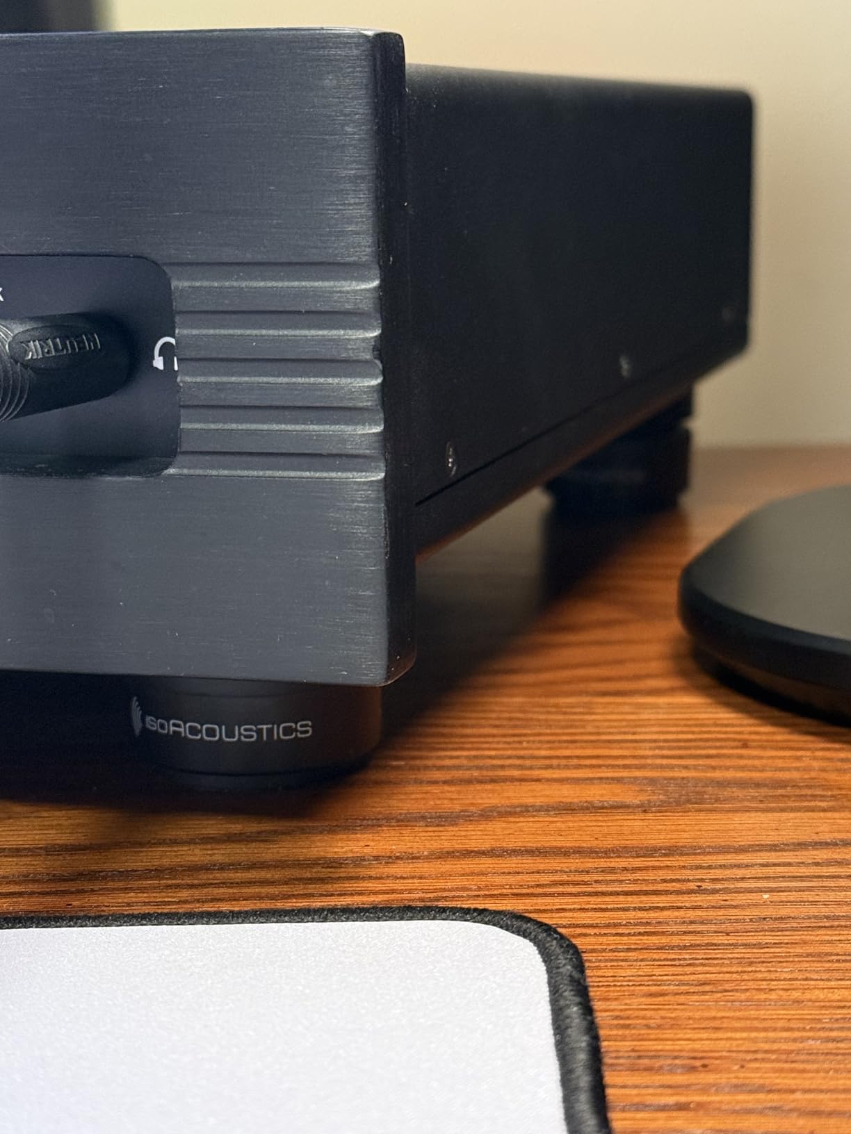 IsoAcoustics ISO-Puck Mini Acoustic Isolators (6 lbs max/Unit, 8-Pack) customer photo 1