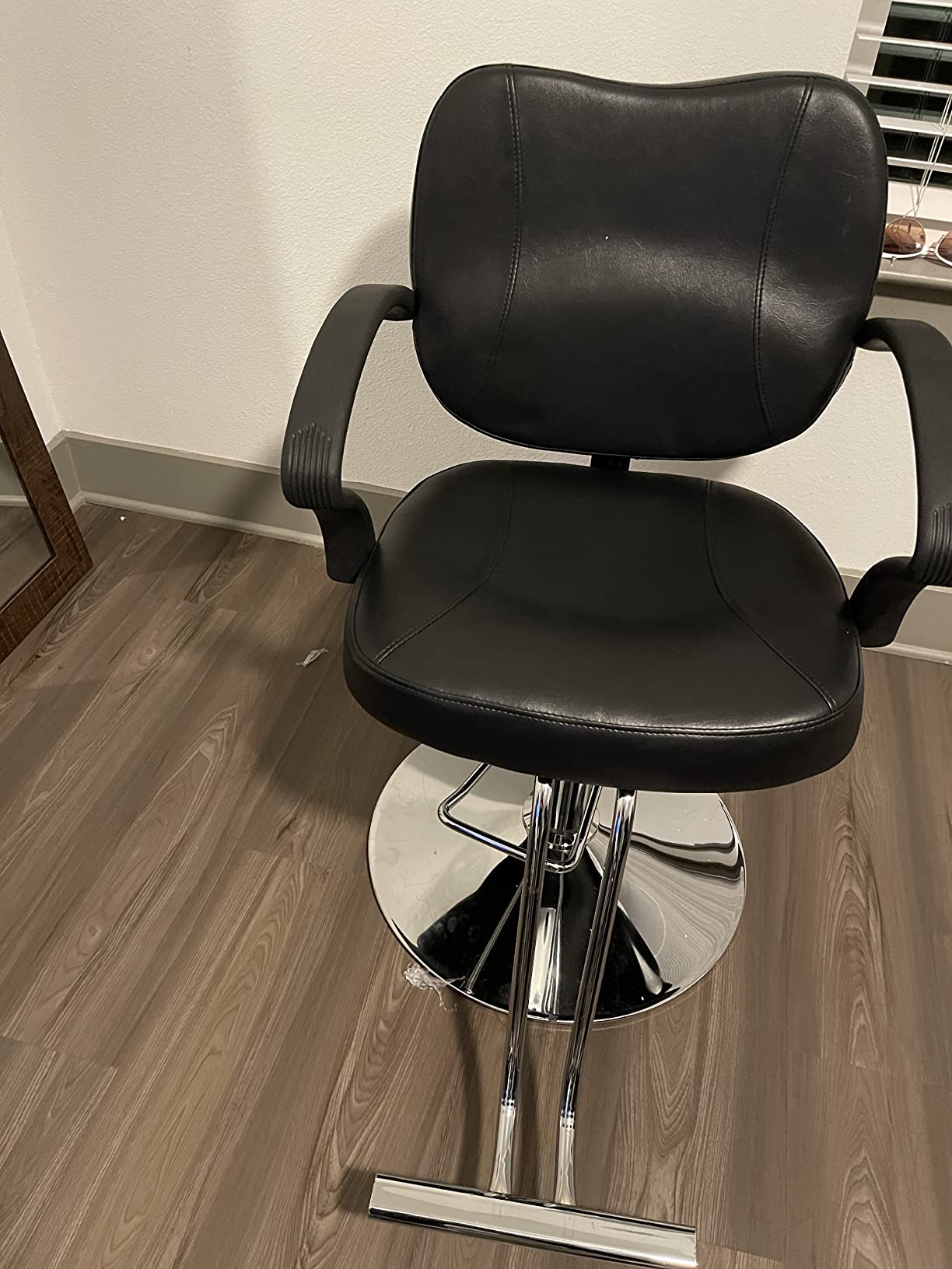Artist hand Salon Chair for Hair Stylist, Hydraulic Barber Chair Adjustable Height, 360 Degree Swival Stylist Chairs for Salon with Wide Seat, Spa Beauty Equipment for Hair Salon Barbershop and Home customer photo 1