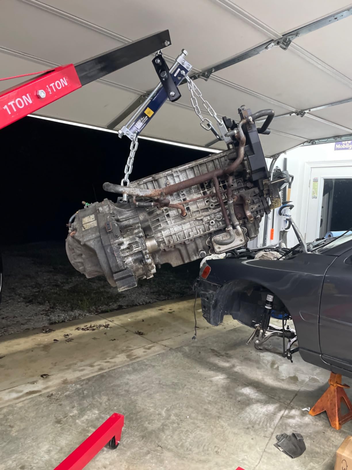 2 Ton Hydraulic Engine Hoist Crane, 4400LBS Folding Heavy-Duty Cherry Picker Engine Hoist with 6 Locking Wheels & 4 Boom Positions for Truck SUV Engines Garage Workshop customer photo 1