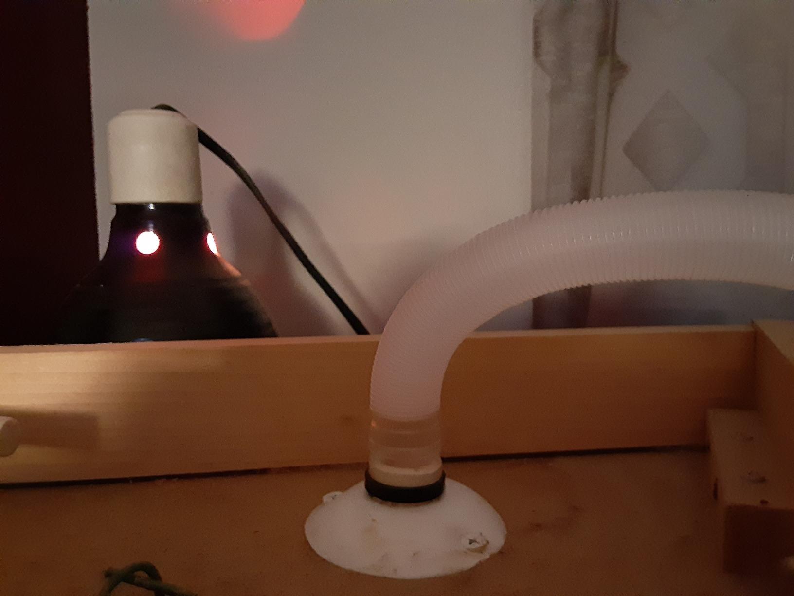 BETAZOOER Reptile Humidifiers Mister Fogger with Extension Tube/Hose, Suitable for Reptiles/Amphibians/Herps/Vivarium with Terrariums and Enclosures (2.5 Liter Tank) customer photo 2