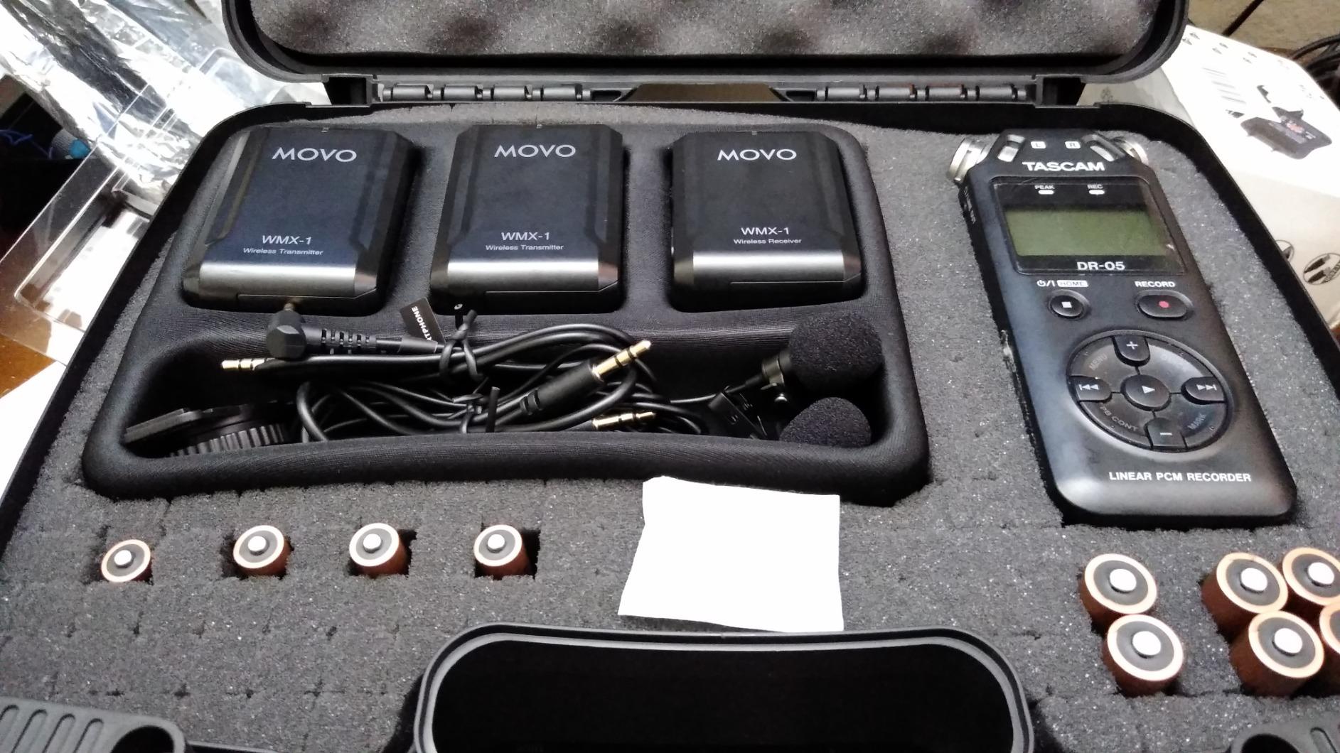 Movo WMX-1 2.4GHz Wireless Lavalier Microphone System Compatible with DSLR Cameras, Camcorders, iPhone, Android Smartphones, and Tablets (200' ft Audio Range) customer photo 2