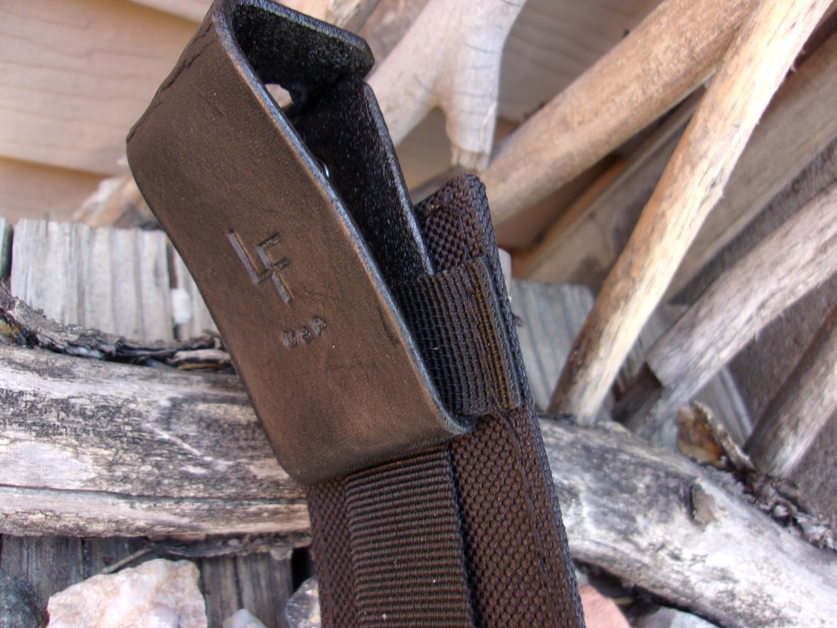 Gerber Gear Ultimate Survival Knife, Fixed Blade Knife with Combo Edge, includes Fire Starter Edge and Ferro Rod, Whistle, Sheath with Integrated Sharpener - Bushcraft, Hunting and Camping Tool customer photo 1