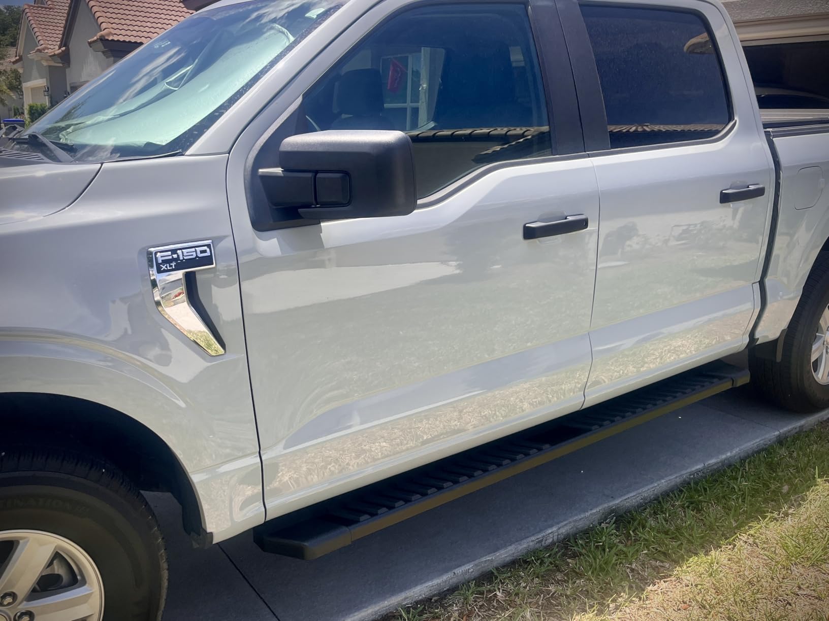 COMNOVA Pair Running Board Nerf Bar Compatible with 2017-2026 Ford F250 Superduty Crew Cab Rocker Slider Side Steps, Width 6 Inches V Style customer photo 1