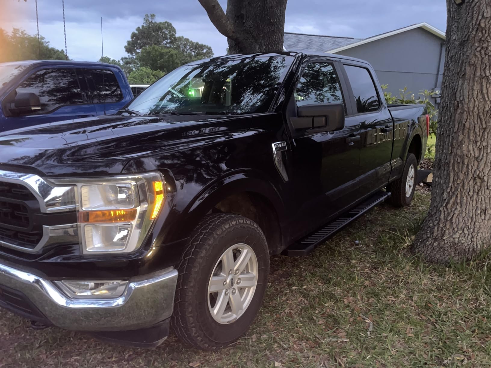 COMNOVA Pair Running Board Nerf Bar Compatible with 2017-2026 Ford F250 Superduty Crew Cab Rocker Slider Side Steps, Width 6 Inches V Style customer photo 2