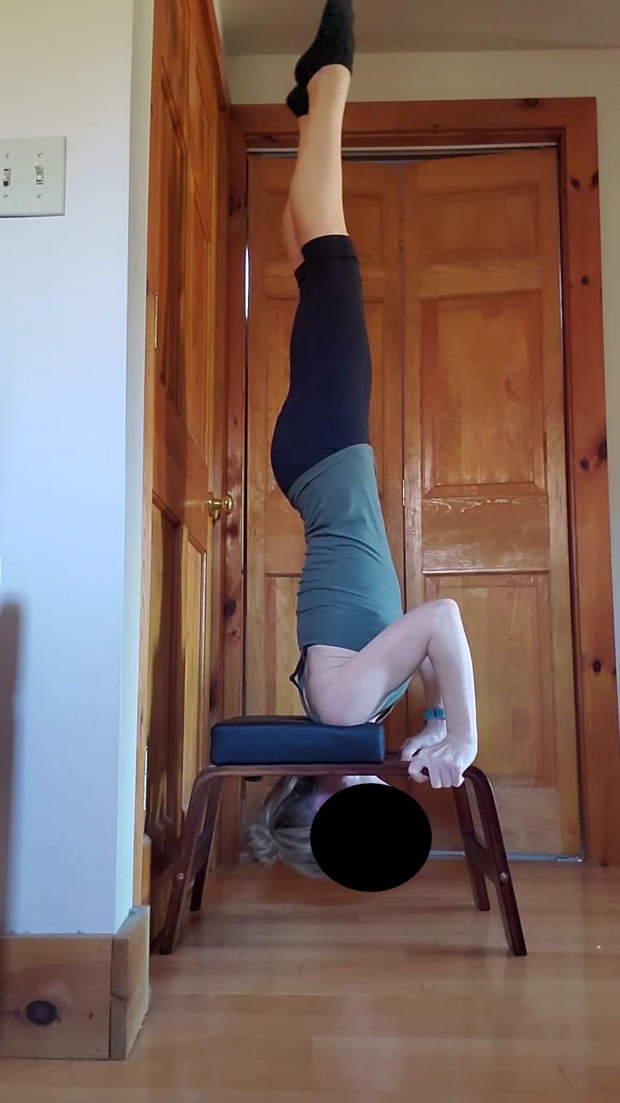 Yoga Inversion Bench- Headstand Bench for Home & Gym, Relieve Stress, Strengthen Core, Improve Sleep & Digestion (Two Resistance Bands For Free) customer photo 1