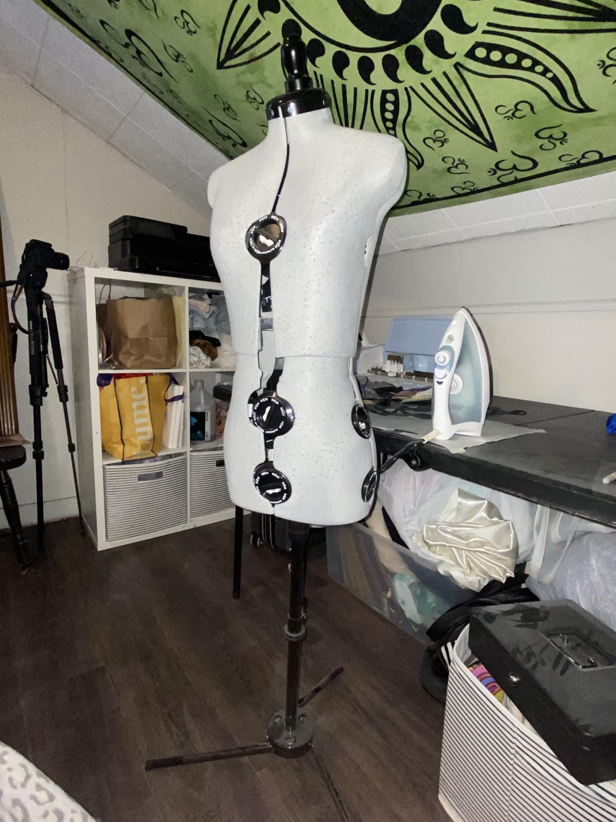 Dritz Twin-Fit Adjustable Dress Form - Petite Sizes US 00-4 - Pinnable Sewing Mannequin with 13 Dials + 360 Hem Guide customer photo 1