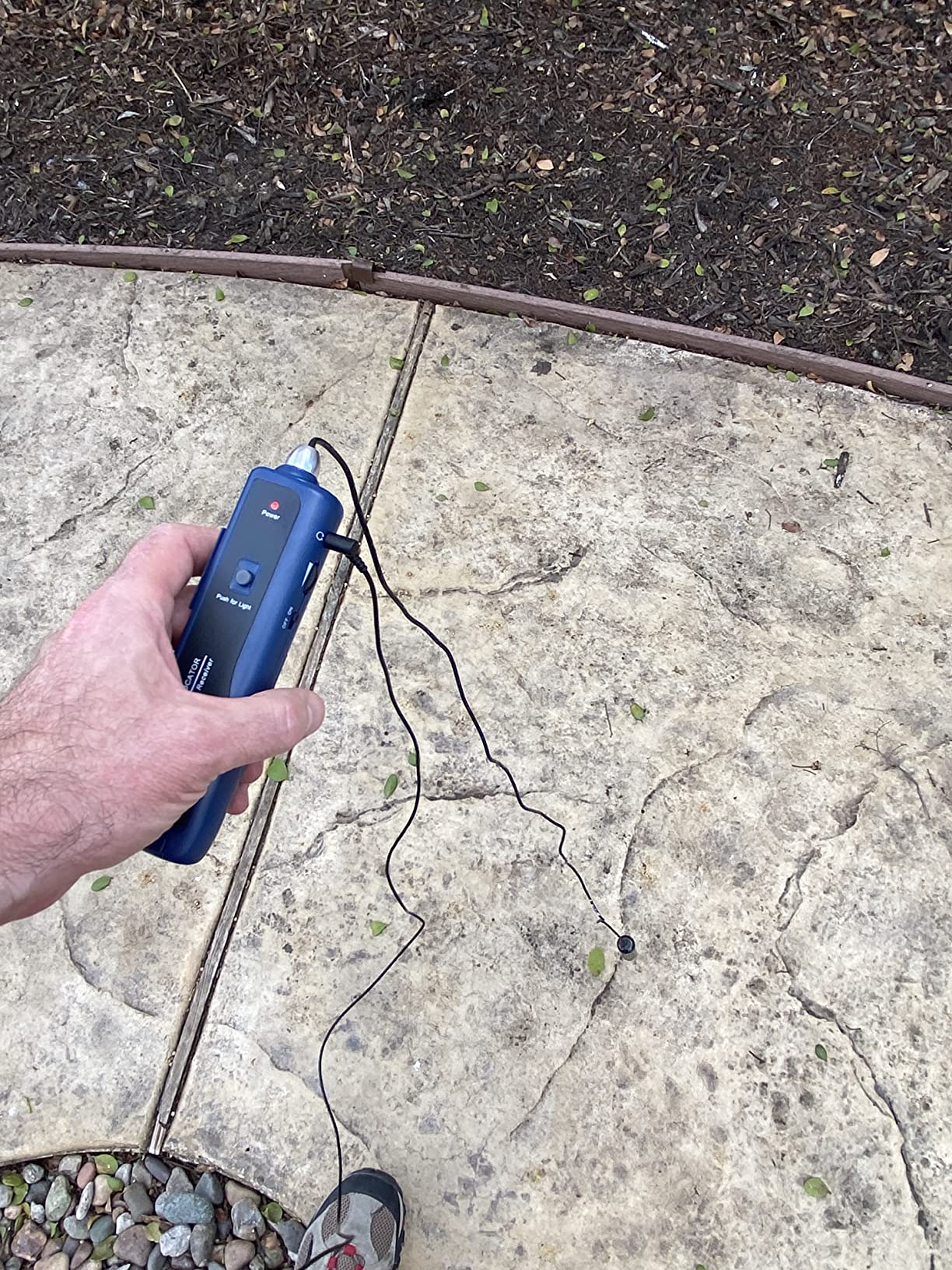 Underground Wire Locator, Cable Tester F02 Pro for Locate Wires, Locate Control Wires Cables Pet Fence Wires, up to 3 Feet Deep 1640 Feet Length, Equiped with Rechargeable 1100mAh Battery customer photo 1