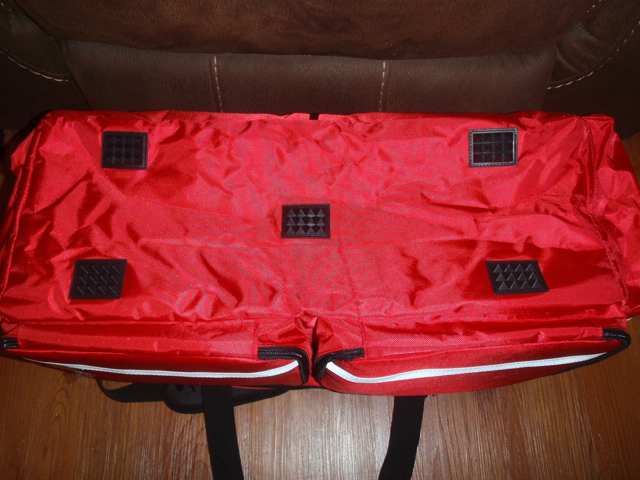 Trunab Emergency Medical Bag Empty with Compartment for Oxygen Tank(M2-M22), First Responder Trauma Bag with Reinforce Bottom Board for Sport Team, Community Volunteer, Red customer photo 2