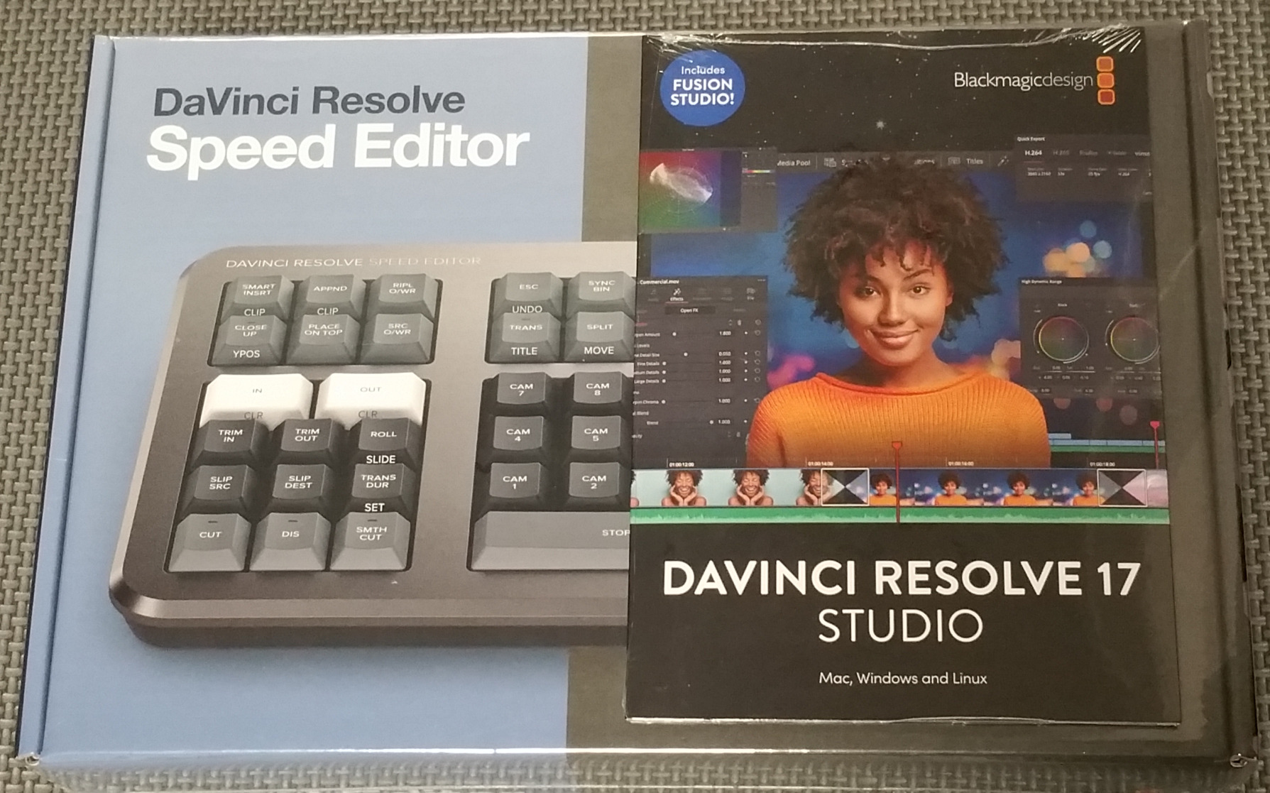 Davinci Resolve Speed Editor, Bluetooth & USB-C Editing Keyboard Bundle with Davinci Resolve Studio Activation Card customer photo 2