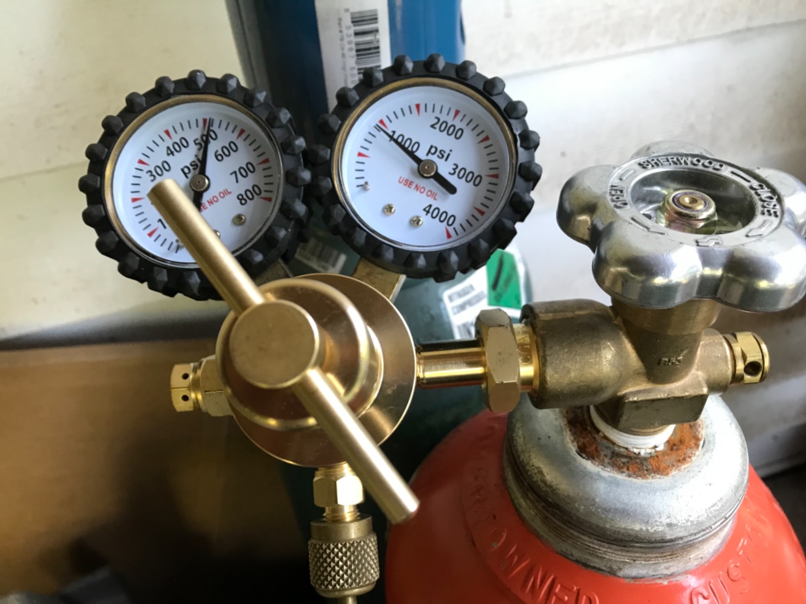 Nitrogen Regulator 0-600PSI CGA580 Inlet, 1/4-Inch Male Flare Outlet Connection, Heavy-Duty Handle, Self-reseating Relief Valve, Nitrogen Tank Regulator customer photo 1