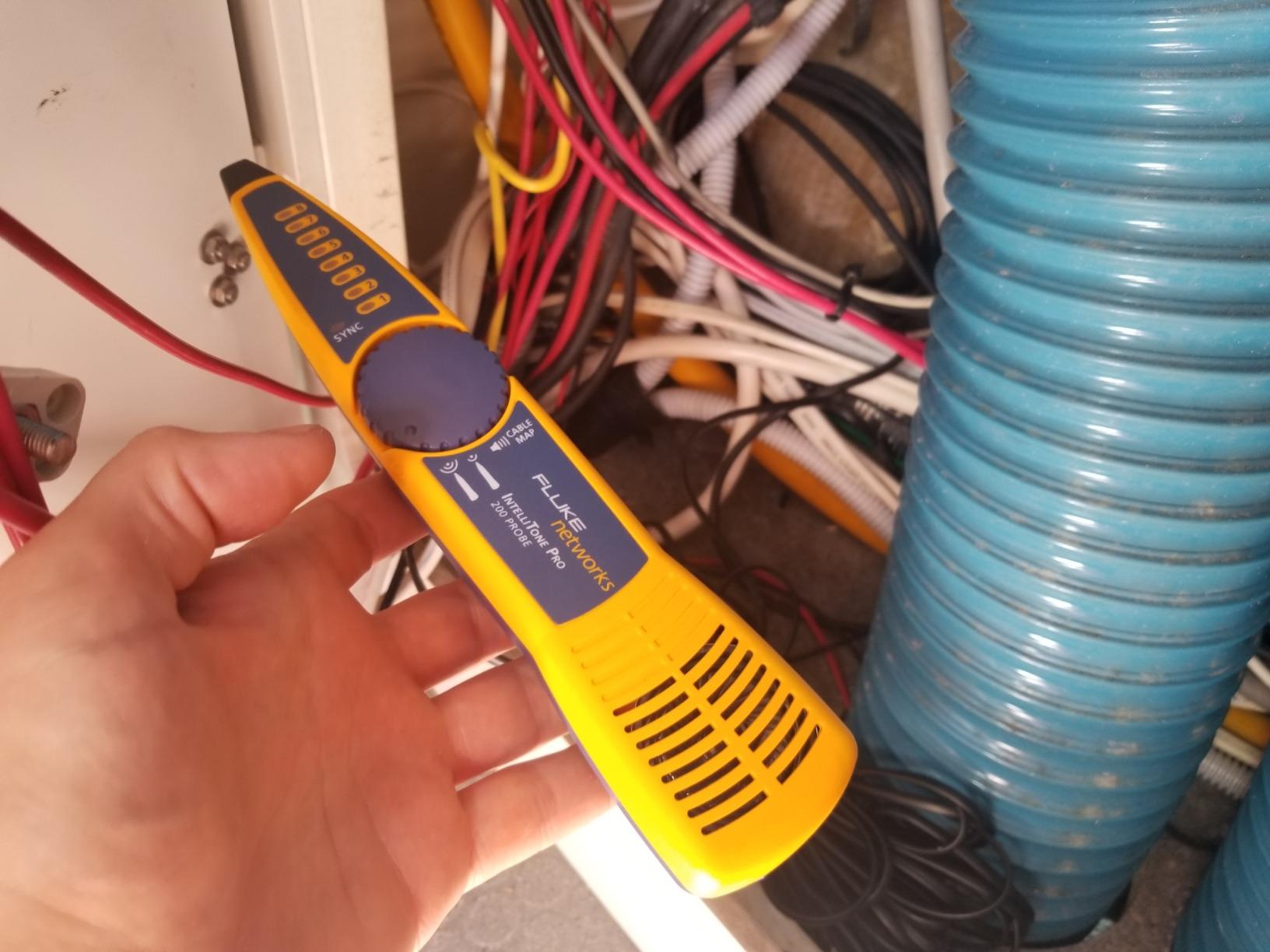 Fluke Networks LIQ-KIT LinkIQ Cable + Network Tester Kit customer photo 1