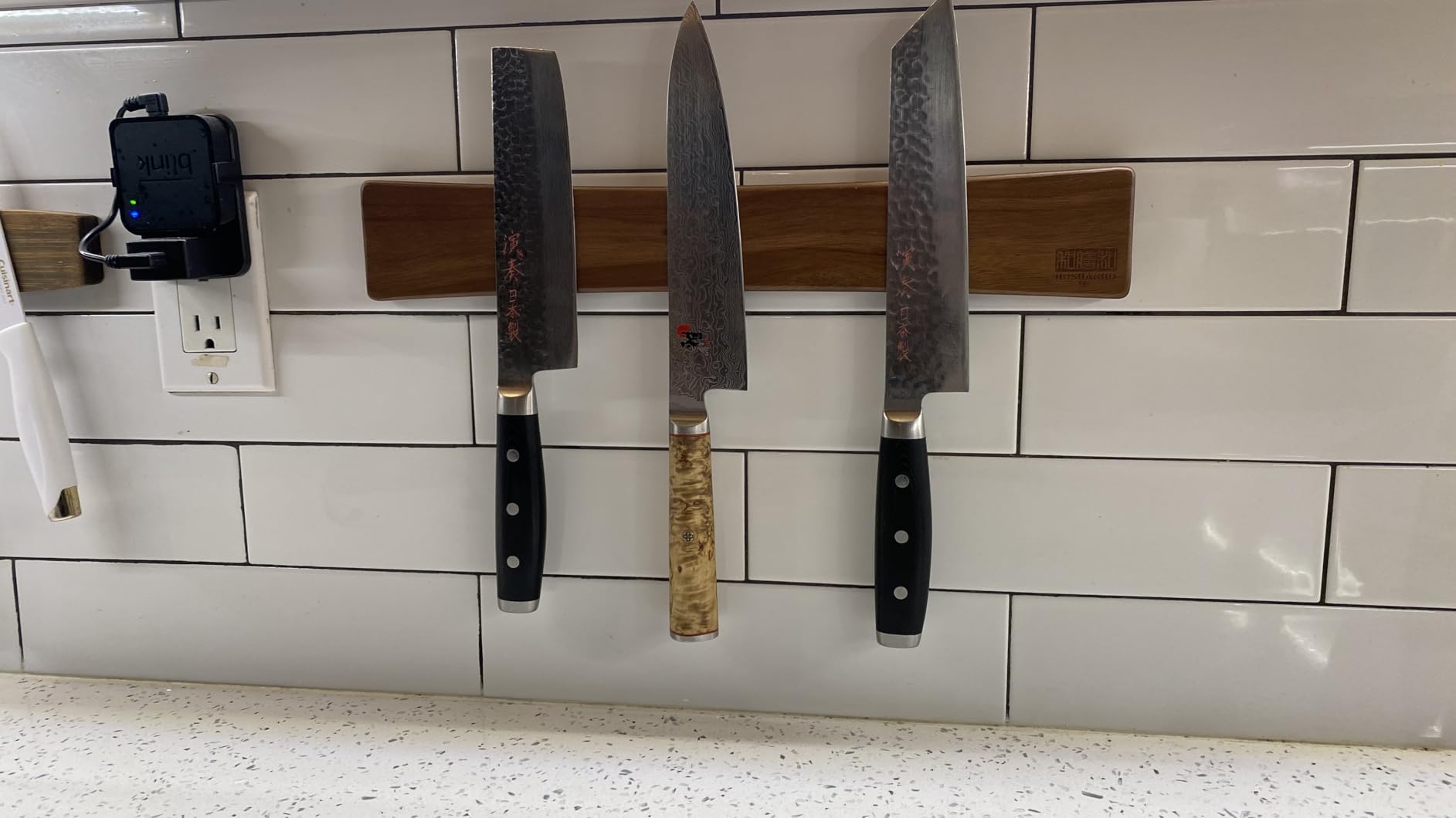 HOSHANHO Magnetic Knife Strips, Magnetic Knife Holder for Wall 16 Inch, Acacia Wood Knife Magnetic Strip Use as Knife Bar, Knife Holder for Kitchen Utensil Organizer customer photo 1