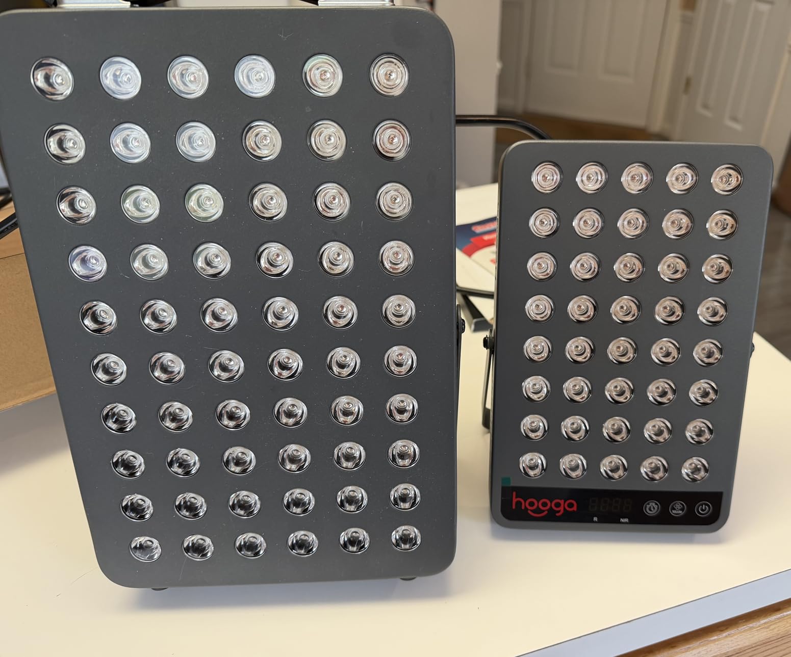 Hooga Red Light Therapy Panel Device - 660nm Red & 850nm Near Infrared Light Therapy, LED Light Therapy Lamp for Face & Body, 40 LEDs, Timer, Adjustable Stand - HG200 customer photo 1