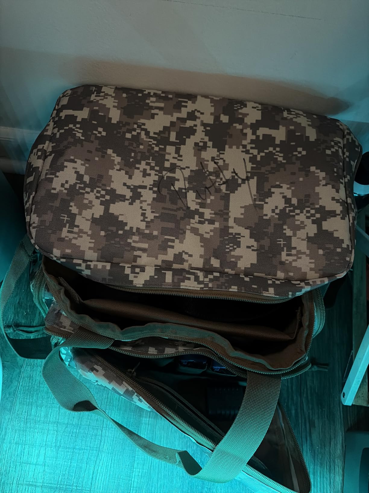 DSLEAF Tactical Gun Range Bag for 4 Handguns, Pistol Shooting Range Bag with 6X Magazine Slots and Extra Pockets for Ammo and Essentials customer photo 1