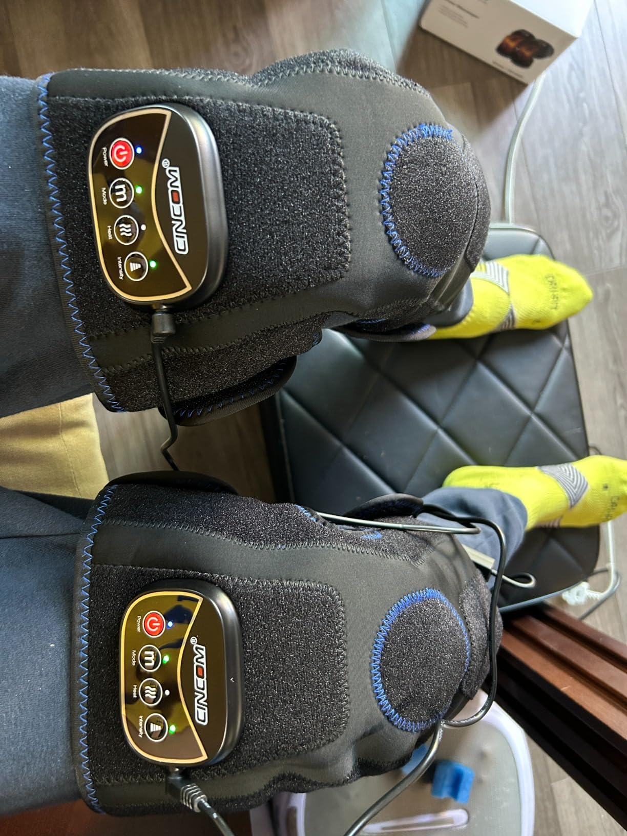CINCOM Knee Massager with Heat, Air Compression Leg Knee Brace Wrap for Arthritis and Pain Relief Knee Electric Heating Pad for Swelling, Injury and Joint Recovery for Mothers Dad (Single Unit) customer photo 1