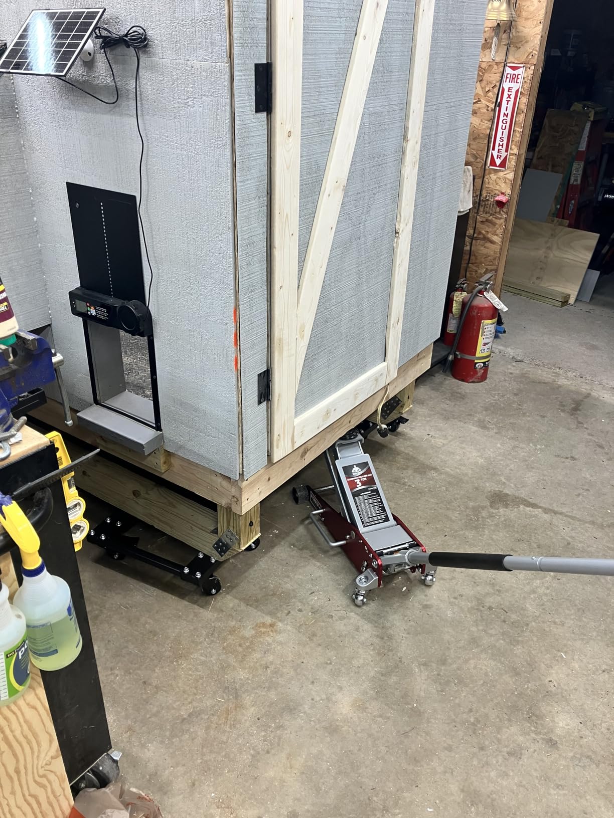Jack Boss 3 Ton Low Profile, Aluminum and Steel Racing Floor Jack with Dual Pistons Quick Lift Pump for Sport Utility Vehicle customer photo 2