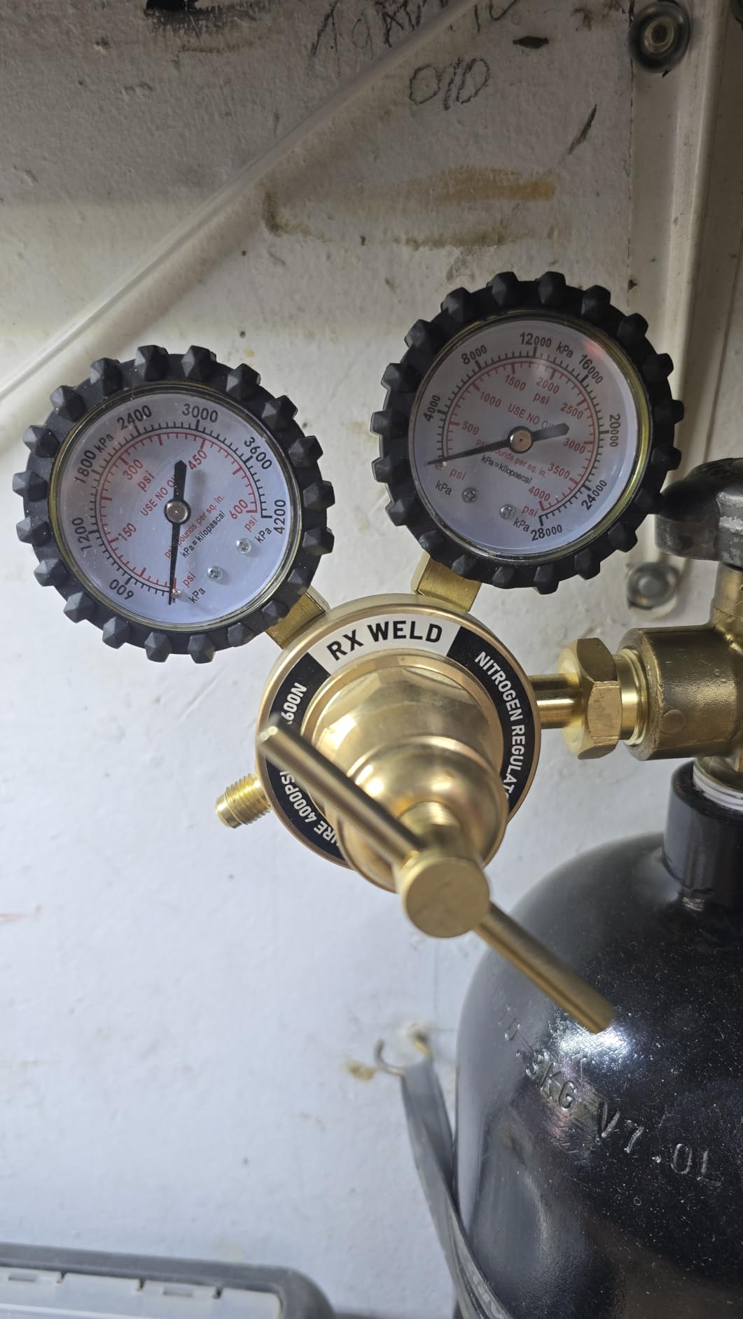 RX WELD Nitrogen Regulator with 0-600 PSI, CGA580 Inlet, 1/4-Inch Male Flare Outlet Connection, Nitrogen Tank Regulator with 5Ft Refrigeration Hose customer photo 1