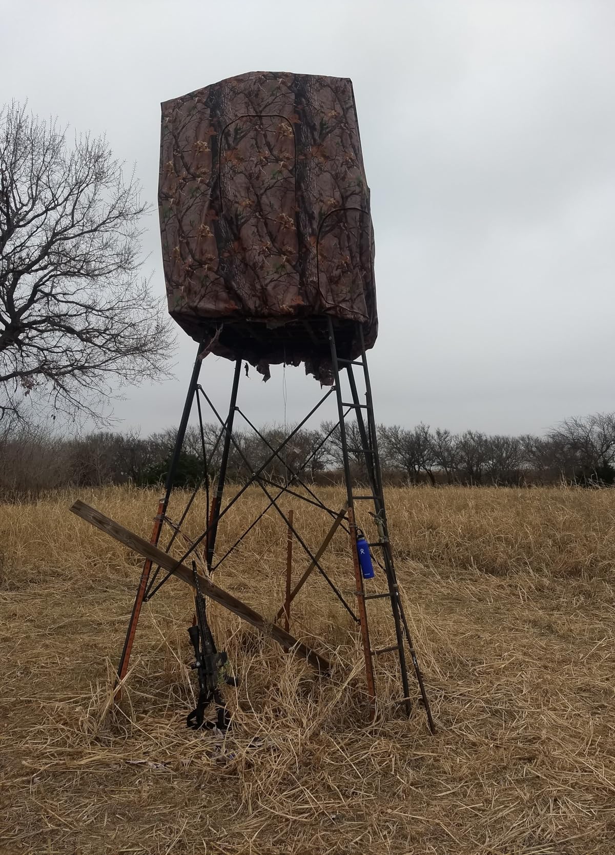 MUDDY 12' Quad Pod Ladder Stand with Large 57