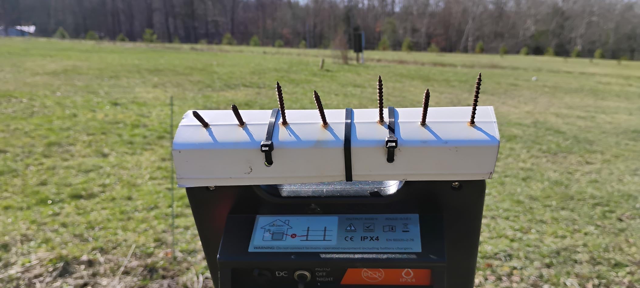 Andmon MINI400 20 Miles Solar Electric Fence Charger with Day/Night Mode 0.4J Output Energy Electric Fence Energizer customer photo 2