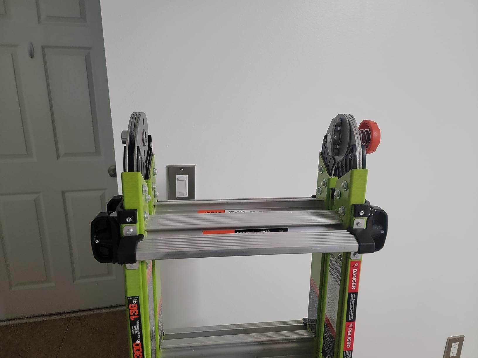 Little Giant Ladder Systems Dark Horse 2.0, M22, 22ft, Multi-Position Ladder, Fiberglass, Type 1A, 300 lbs Weight Rating, (16122-001) customer photo 2