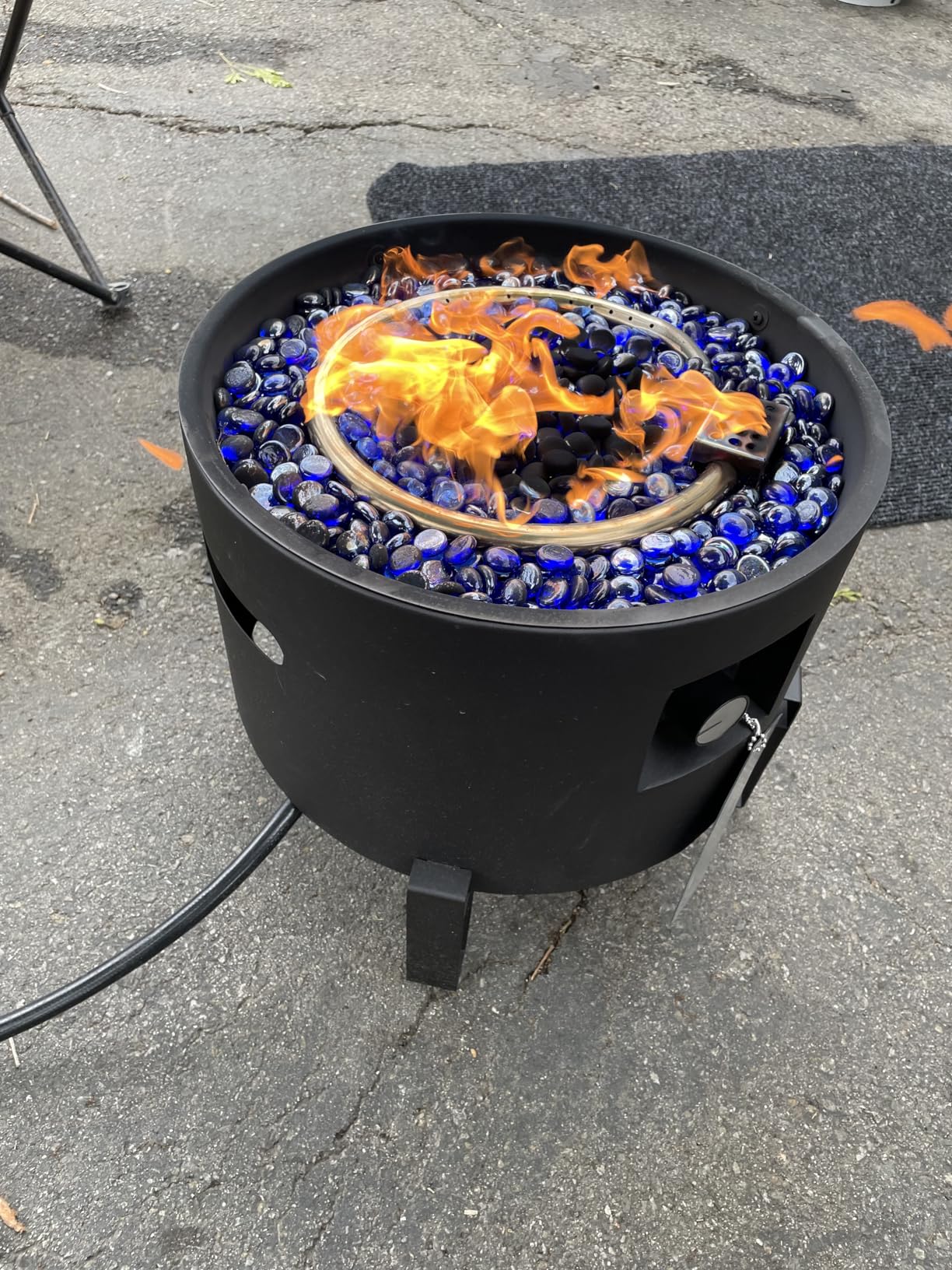 BAIDE HOME Portable Propane Fire Pit for Camping RV 50,000 BTU Round 15'' H x 16'' W Portable Gas Firepit W/Lid, Glass Rocks & Weather Resistant for Outdoors, Propane Extension Hose, Black customer photo 2
