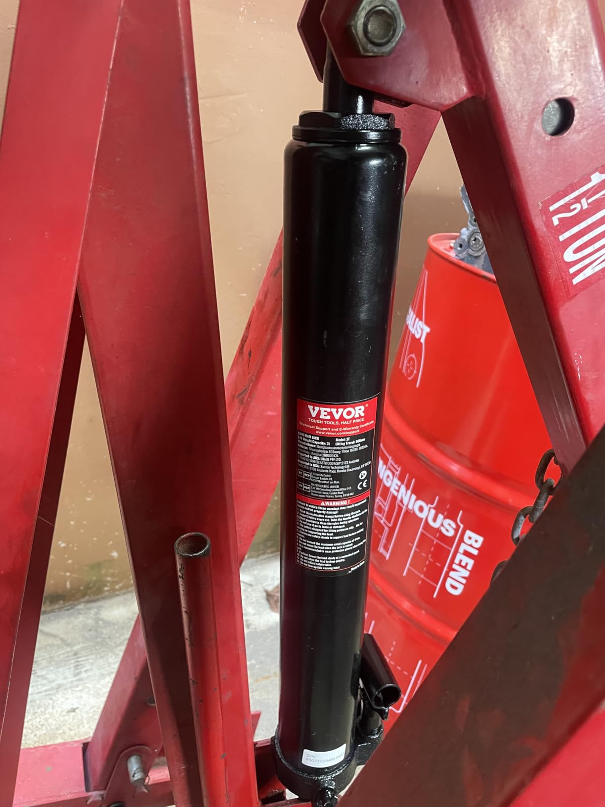 VEVOR Hydraulic Long Ram Jack, 3 Tons/6600 lbs Capacity, with Single Piston Pump and Clevis Base, Manual Cherry Picker w/Handle, for Garage/Shop Cranes, Engine Lift Hoist, Black customer photo 2