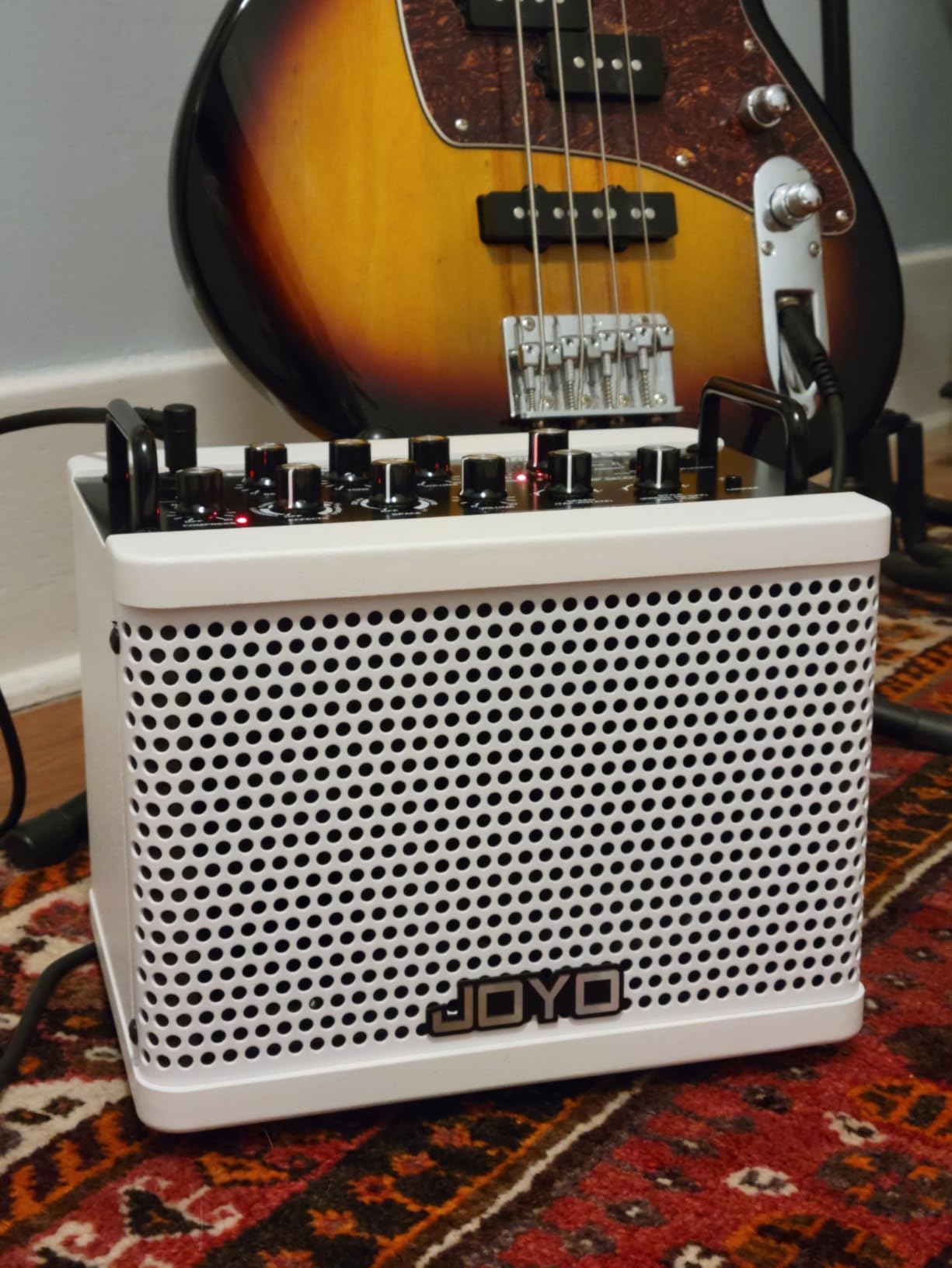 JOYO 15W Portable Guitar Amp Combo | 9 Preamp Models + Looper, Drum Machine, Modulation, Delay & Reverb | Rechargeable Battery | Digital Modeling | for Practice, Solo & Small Gigs (DC-15S) customer photo 2