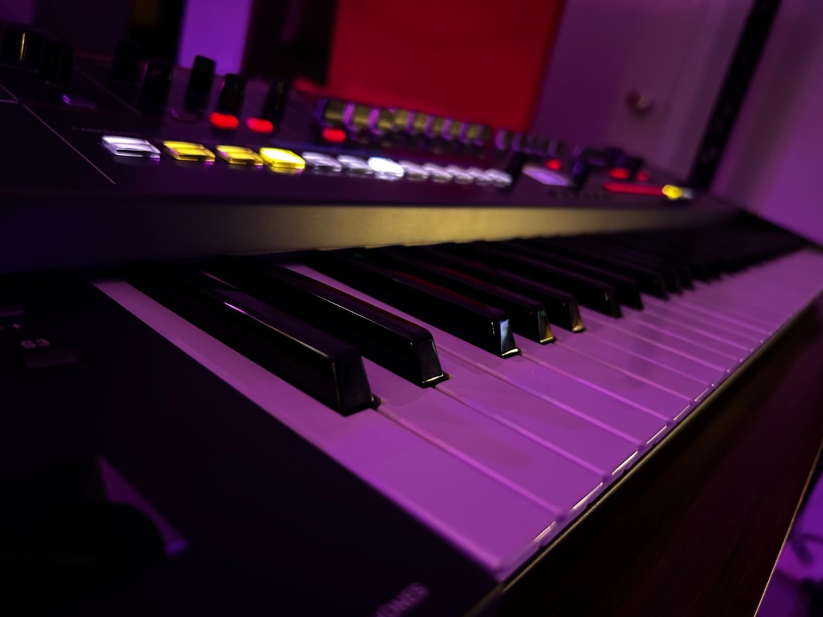 JUNO-X Programmable Polyphonic Keyboard Synthesizer customer photo 1