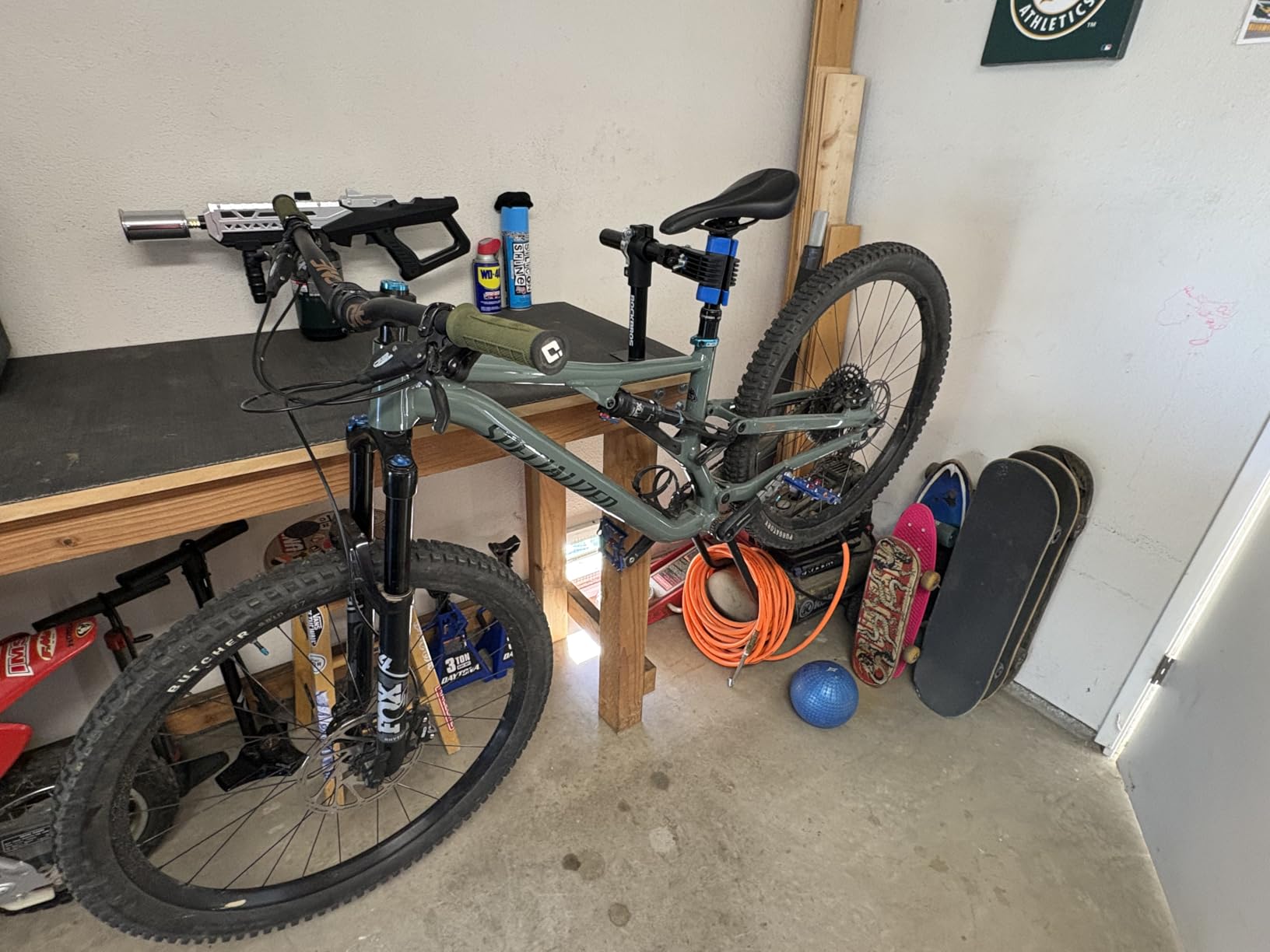 ROCKBROS Bike Repair Stand - Wall/Bench Mount, 44 lbs Capacity | Fits 30-75mm Tubes, Quick Release Clamp, Non-Slip Silicone Protects Paint customer photo 2