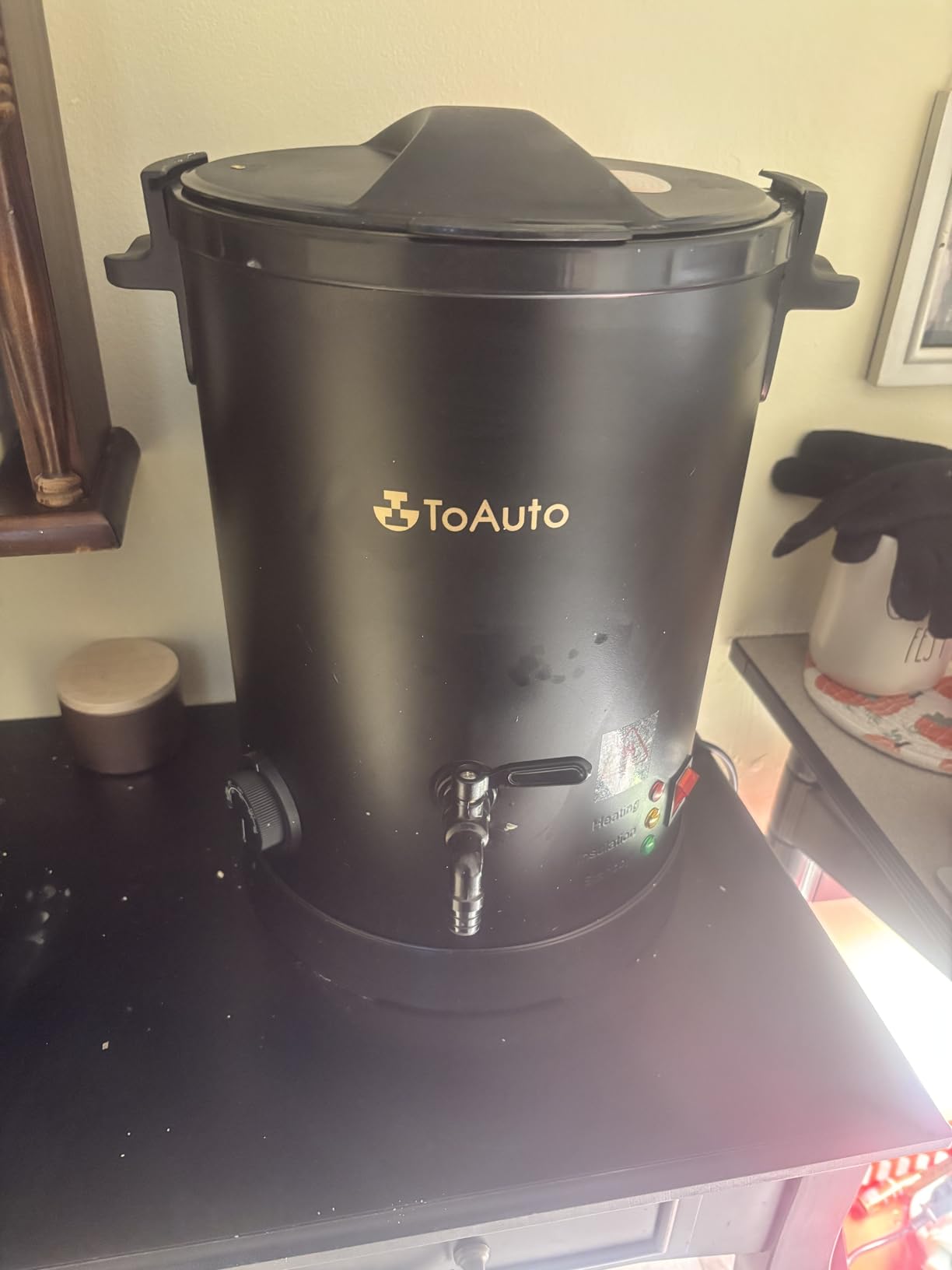 TOAUTO WMF-8L Large Wax Melter for Candle Making, Electric Wax Melting Container Holds 8L Melted Wax with Patented Heating Core Spout & Bottom Design for Commercial Candle Maker Use customer photo 1