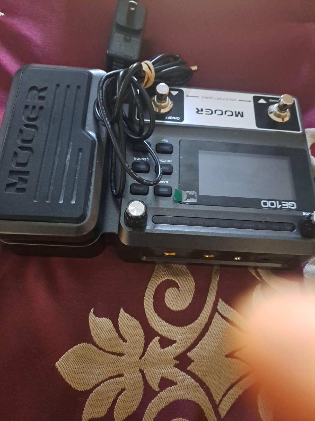 MOOER GE100 Multi-Effects Guitar Pedal with 80 Presets, 66 Effects, Loop and 40 Drum Rythm. Distortion, Expression Volume Wah Pedal, Tap Tempo, Headphone Out, LED Screen, Tuner customer photo 2