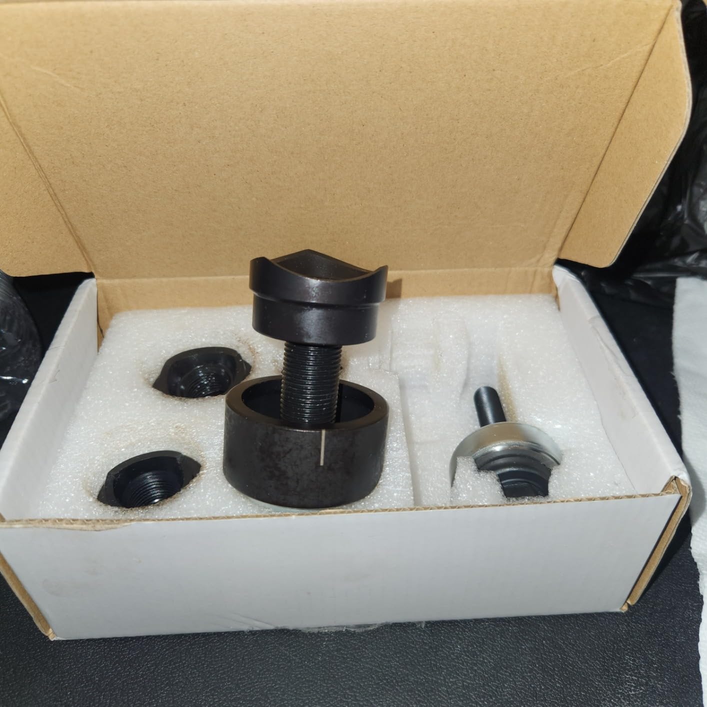 AMZCNC Manual Knockout Punch Kit, Heavy Duty Metal Sheet Knock Out Box Hole Cutter Conduit Punch Driver Die Set (1/2