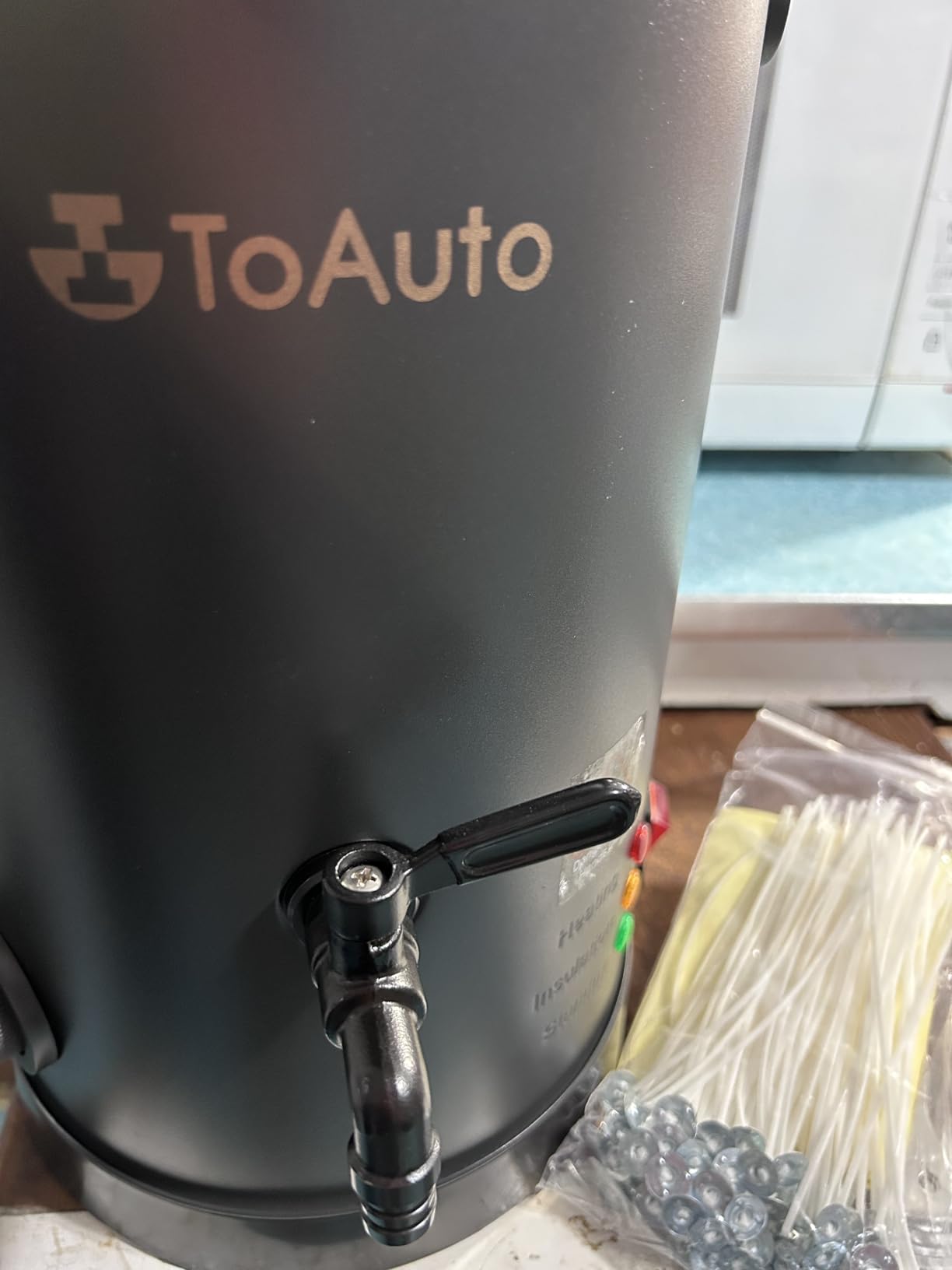 TOAUTO 10Lbs Wax Melter for Candle Making - Candle Wax Melting Pot with Faster Pour Spout and Temperature Controller, No Cloggy and Easy Clean Up customer photo 1