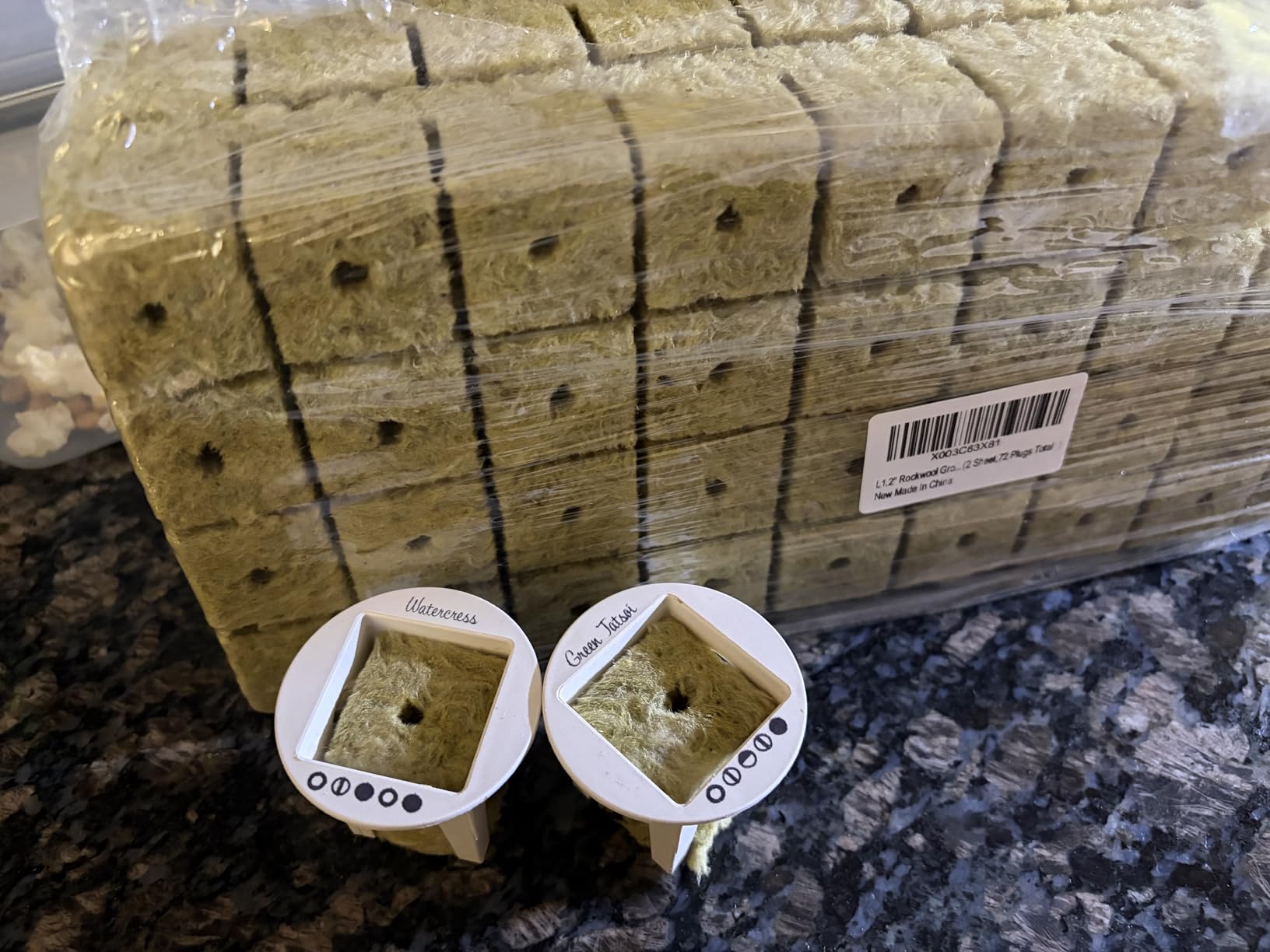 Legigo 1 Inch Rockwool Cubes Seed Starter Plugs for Hydroponics, RockWool Planting Grow Cubes for Hydroponic Tower Garden Soilless Cultivation Plants Germination Cutting Clone (2 Sheet, 100 Plugs) customer photo 1