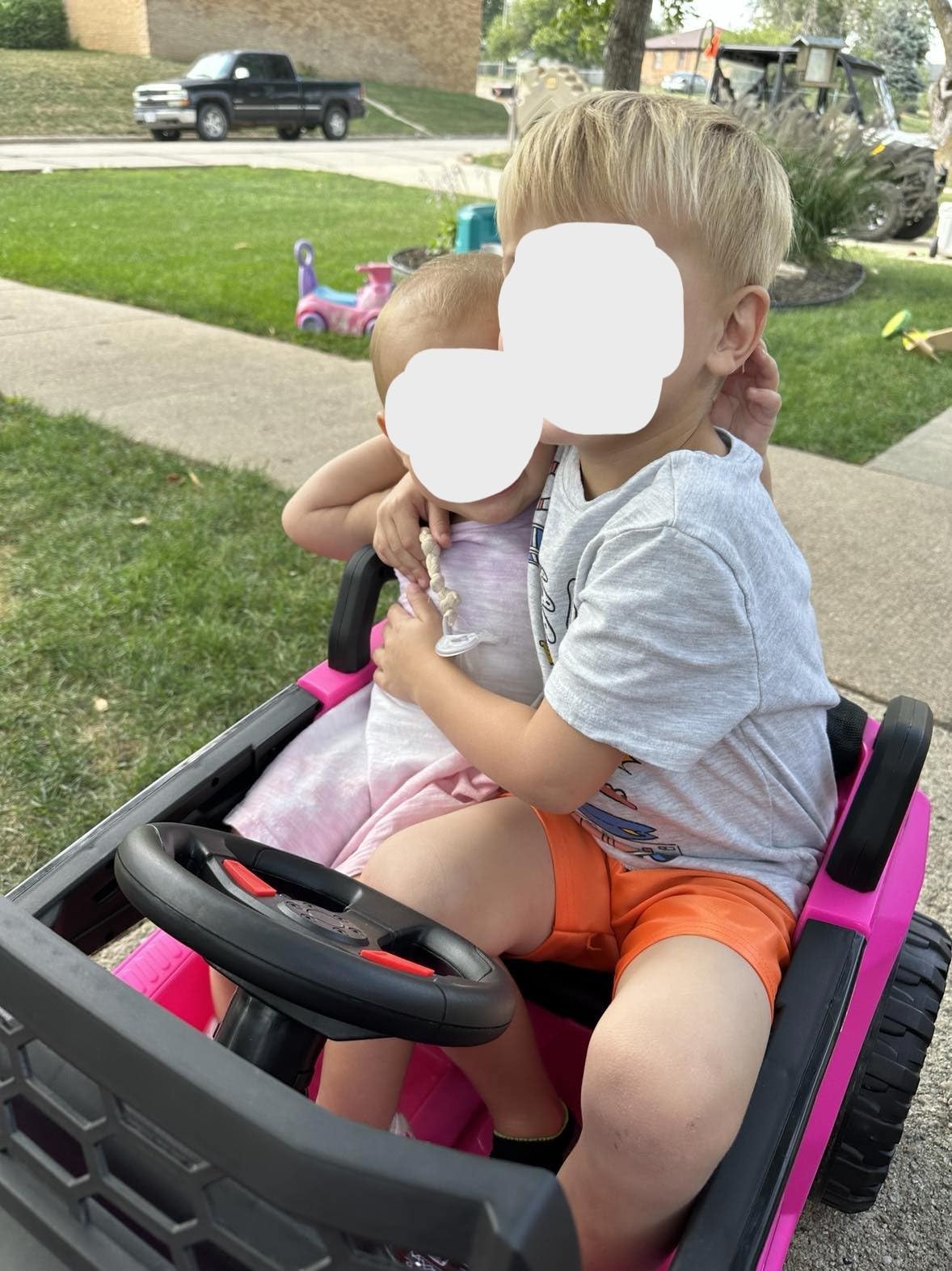 TOBBI 12V Kids Ride On Car Toy, Toddlers Electric Off-Road Truck, 25W Dual Motors customer photo 2