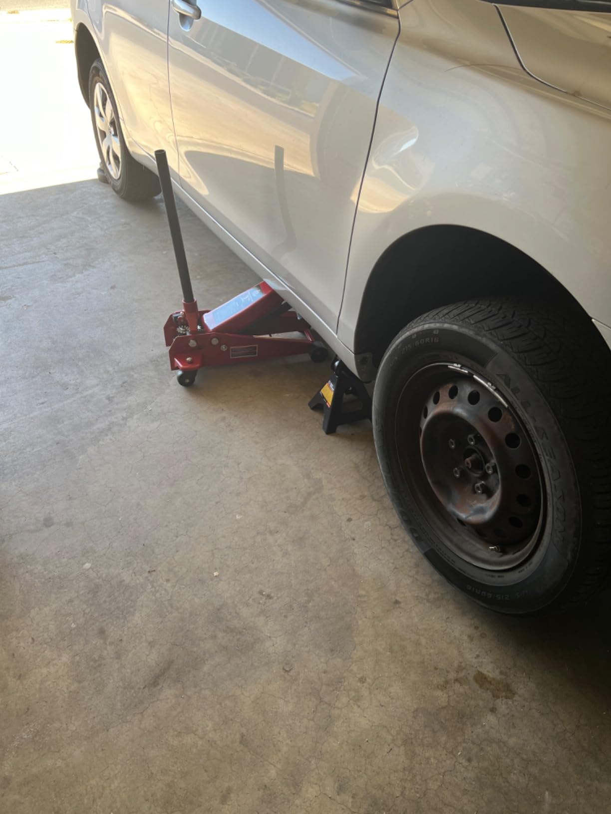 Jack Boss Floor Jack 3 Ton Capacity Fast Lift Service Jack Steel Heavy Duty Hydraulic Car Jack customer photo 1