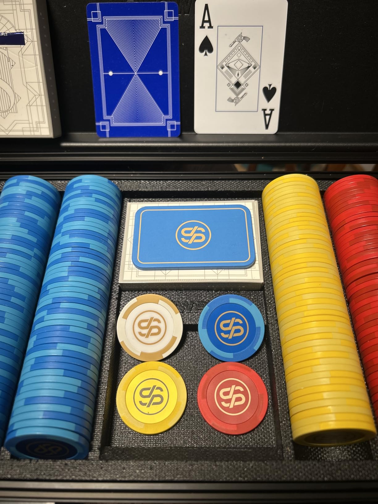 SLOWPLAY Godel 14g Clay Poker Chips Set for Texas Hold'em, 500 PCS [with Numbered Values] Features a High-end Chip case with Extra Durable German Polycarbonate Shell, Ideal Gifts for Poker Players customer photo 2
