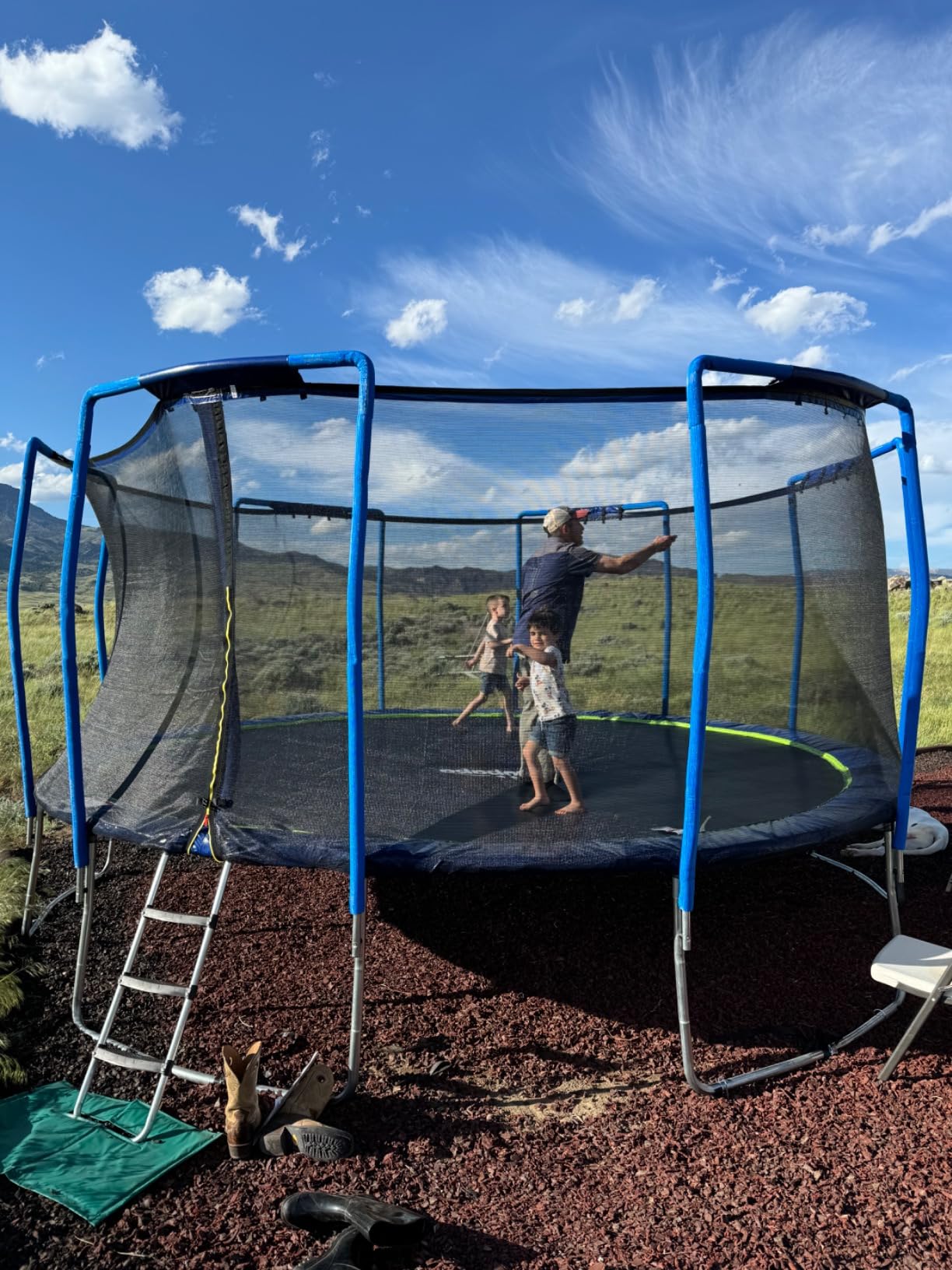 Zupapa 1800LBS Capacity No-Gap Design 16 15 14 12 10FT Trampoline with Safety Enclosure Net and Non-Slip Ladder 10-Year Quality Assurance customer photo 1