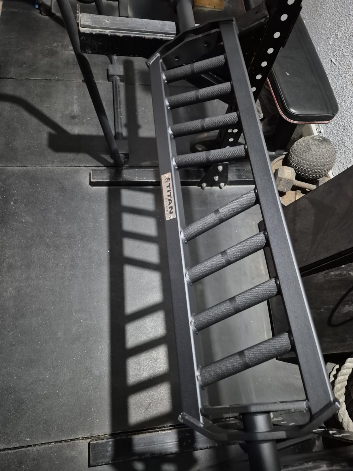 Titan Fitness Hybrid Angled Multi-Grip Olympic Barbell V3, Rated 1,900 LB, Rackable Swiss/Football Bar customer photo 1